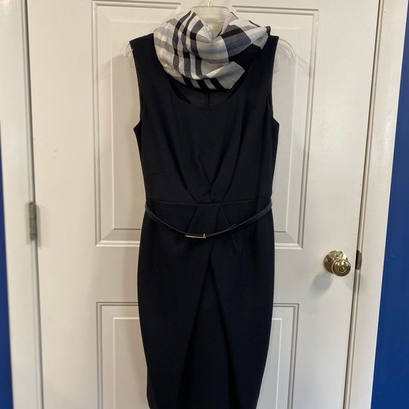 Dress - Picture 7 of 8